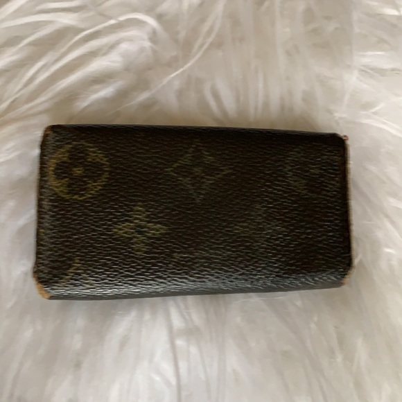 ⚜️Authentic Louis Vuitton Key Holder⚜️ - Picture 5 of 8
